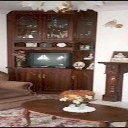 An Rosalithir 3* רוסקרברי